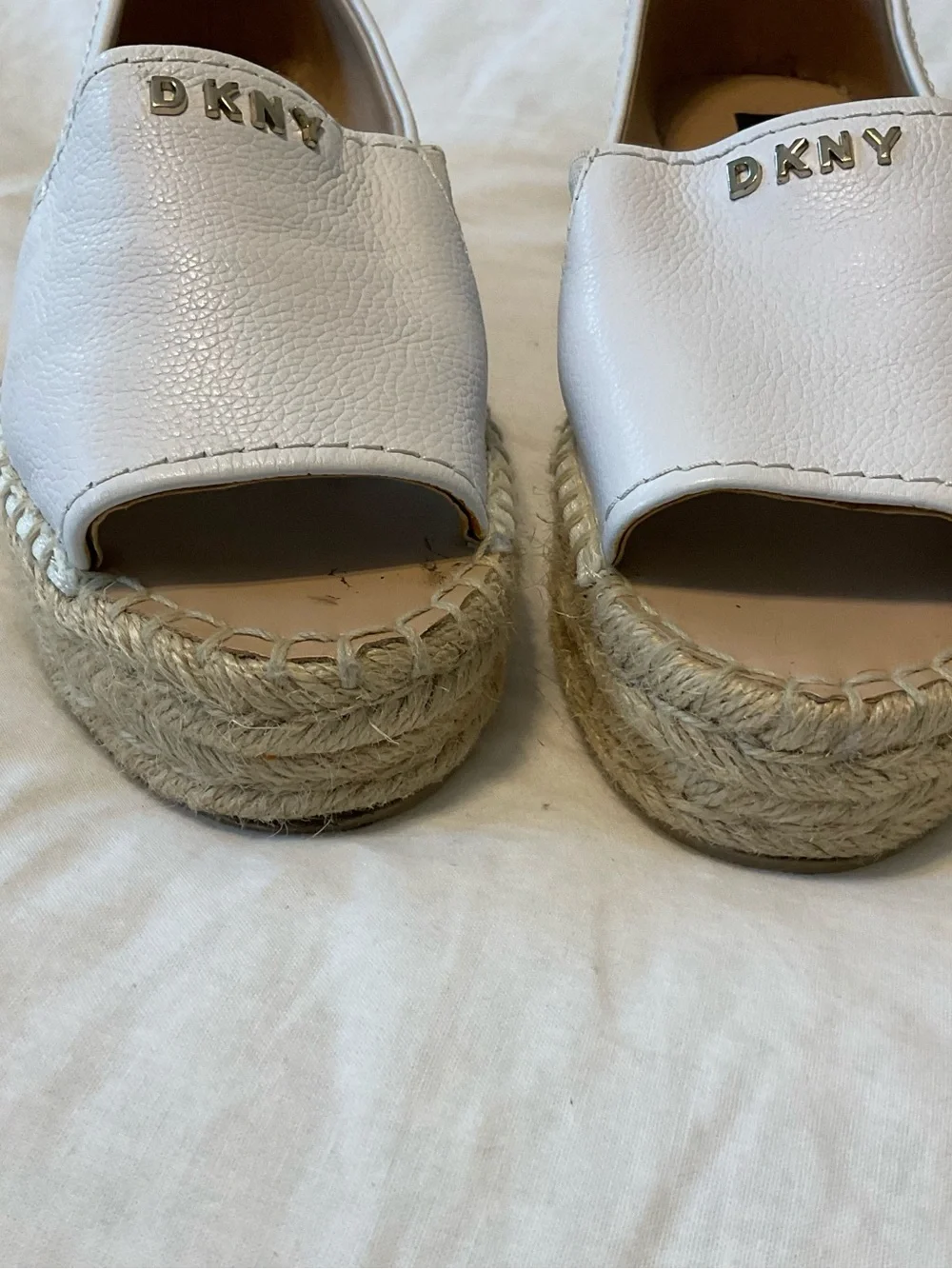 Dkny White Leather Espadrille Slide Sandals with Jute Platform - Picture 3 of 9